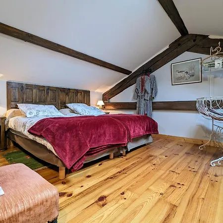 Ferme Avec Piscine Couverte Sur Grand Domaine - Fr-1-582-515 * Saint-Romain-Lachalm