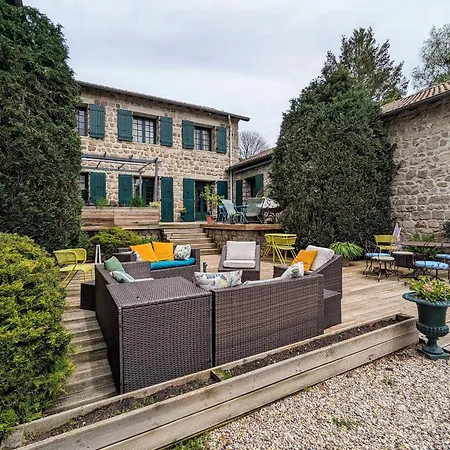 Ferme Avec Piscine Couverte Sur Grand Domaine - Fr-1-582-515 * Saint-Romain-Lachalm