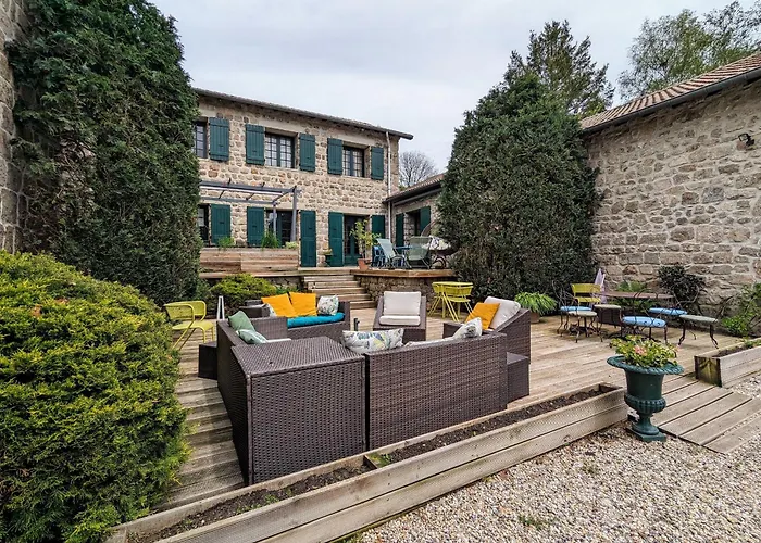 Ferme Avec Piscine Couverte Sur Grand Domaine - Fr-1-582-515 3* Saint-Romain-Lachalm