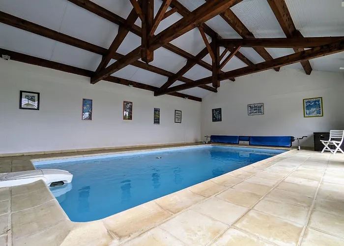Ferme Avec Piscine Couverte Sur Grand Domaine - Fr-1-582-515