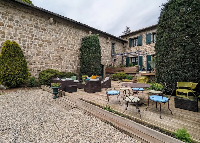 Ferme Avec Piscine Couverte Sur Grand Domaine - Fr-1-582-515 Bed & Breakfast Saint-Romain-Lachalm