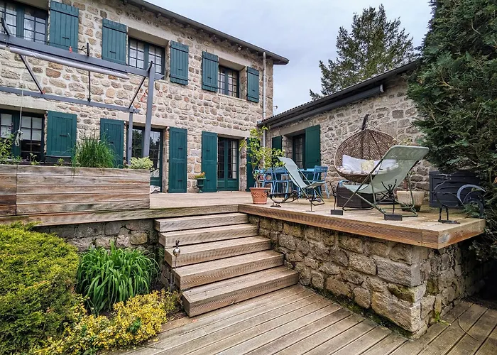 Ferme Avec Piscine Couverte Sur Grand Domaine - Fr-1-582-515 Bed & Breakfast Saint-Romain-Lachalm